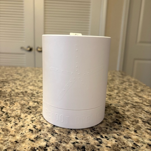 NWT Barefoot Dreams Candle in Gardenia (11 oz) - Picture 3 of 8